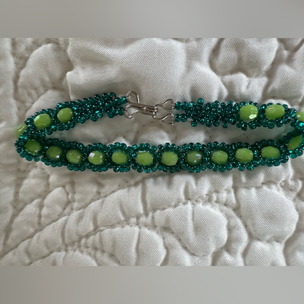 Elegant Green Beaded Bracelet—Made in Ecuador - Picture 3 of 3
